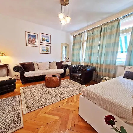 Star Apartment